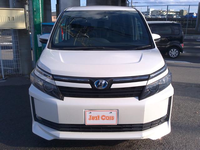 ヴォクシー ハイブリッドＶ　車検２年付　純正９インチナビ　後席モニター　フルセグ　ＤＶＤ再生　Ｂｌｕｅｔｏｏｔｈ　バックモニター　両側パワースライドドア　ローダウン　ＥＴＣ（34枚目）