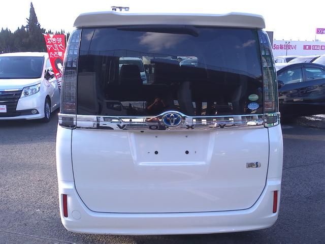 ヴォクシー ハイブリッドＶ　車検２年付　純正９インチナビ　後席モニター　フルセグ　ＤＶＤ再生　Ｂｌｕｅｔｏｏｔｈ　バックモニター　両側パワースライドドア　ローダウン　ＥＴＣ（38枚目）