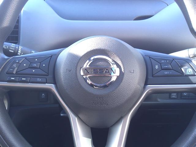 セレナ Ｘ　車検２年付　純正９インチナビ　後席モニター　プロパイロット　アラウンドビューモニター　フルセグ　ＤＶＤ　Ｂｌｕｅｔｏｏｔｈ　ＥＴＣ　パワースライド　Ｐアシスト　デジタルインナーミラー　エマブレ（18枚目）