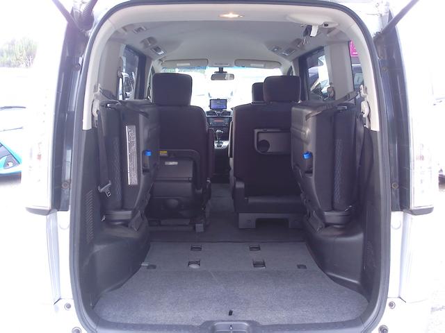 セレナ ２０Ｘ　Ｓ－ハイブリッド　セカンドスライドアップシート　車検２年付　プッシュスタート　ナビＴＶ　バックモニター　ＣＤ　ラジオ　エマージェンシーブレーキ　クルーズコントロール（14枚目）