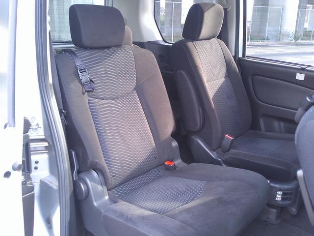 セレナ ２０Ｘ　Ｓ－ハイブリッド　セカンドスライドアップシート　車検２年付　プッシュスタート　ナビＴＶ　バックモニター　ＣＤ　ラジオ　エマージェンシーブレーキ　クルーズコントロール（35枚目）