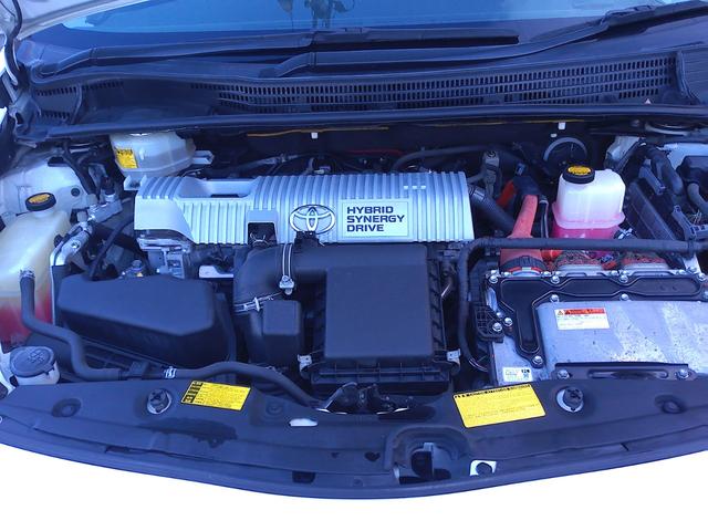 プリウス Ｇツーリングセレクション　車検９年２月　純正８インチナビ　フルセグ　ＤＶＤ再生　Ｂｌｕｅｔｏｏｔｈ　バックモニター　ＥＴＣ　ハーフレザー　パワーシート　コーナーセンサー　ＬＥＤヘッドライト（20枚目）