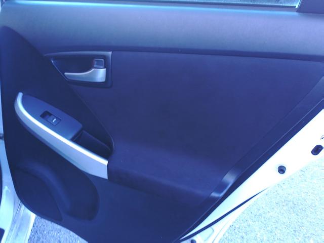 プリウス Ｇツーリングセレクション　車検９年２月　純正８インチナビ　フルセグ　ＤＶＤ再生　Ｂｌｕｅｔｏｏｔｈ　バックモニター　ＥＴＣ　ハーフレザー　パワーシート　コーナーセンサー　ＬＥＤヘッドライト（29枚目）