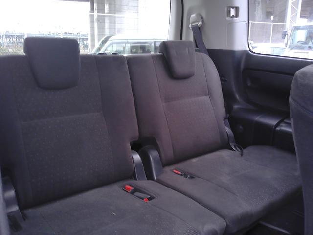 ヴォクシー ハイブリッドＶ　車検２年付　ＡＬＰＩＮＥナビ　後席モニター　フルセグ　ＤＶＤ再生　Ｂｌｕｅｔｏｏｔｈ　ＥＴＣ　ＬＥＤ　コーナーセンサー　パワースライド　クルーズコントロール　置くだけ充電（28枚目）