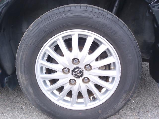 ヴォクシー ハイブリッドＶ　車検２年付　ＡＬＰＩＮＥナビ　後席モニター　フルセグ　ＤＶＤ再生　Ｂｌｕｅｔｏｏｔｈ　ＥＴＣ　ＬＥＤ　コーナーセンサー　パワースライド　クルーズコントロール　置くだけ充電（30枚目）