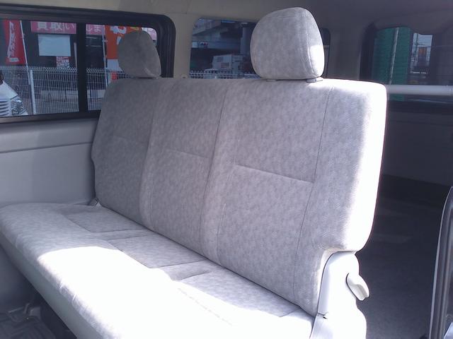 �ԓ��̓X�~�Y�~�܂ō����X�`�[���N���[�i�[�ɂēO��I�ɐ��|��t���A�}�b�g�����O���ې􂢁􉺒n�̃J�[�y�b�g�ɂ�����܂Ő��|�������܂��������Ȏԓ��ŉ��K�h���C�u��