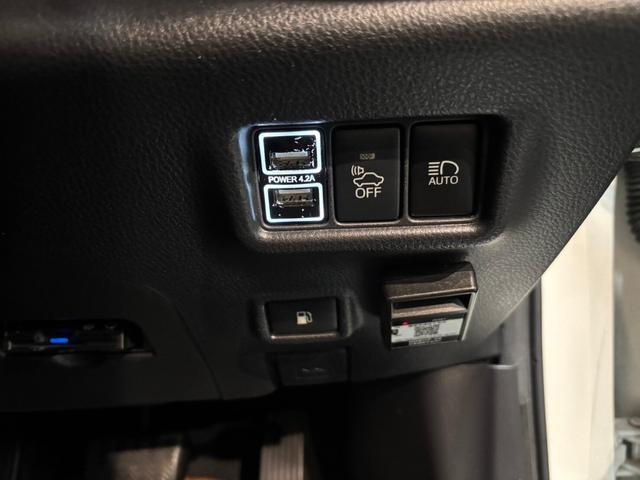 Ｃ－ＨＲ Ｇ　革シート　シートヒーター　アルパイン８インチナビＴＶ　ＥＴＣ　バックカメラ　エアロ（65枚目）