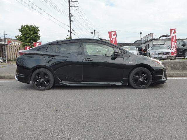 プリウス Ｓツーリングセレクション　モデリスタエアロ／ナビ／ＴＶ／Ｂカメラ／シートヒーター／１７インチＡＷ／（9枚目）