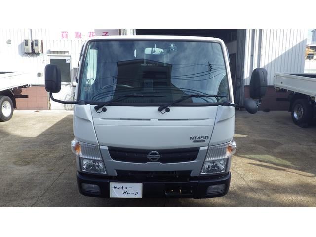 ＮＴ４５０アトラス 　高床２ｔ平ボディ／積載２０００ｋｇ／荷台木板張り／６速ＡＴ／ＭＴモード付オートマ／車線はみだし警告／レーダーブレーキ／エアコン／パワステ／パワーウインドウ／ＥＴＣ／ナビ／仕上げ済み（5枚目）