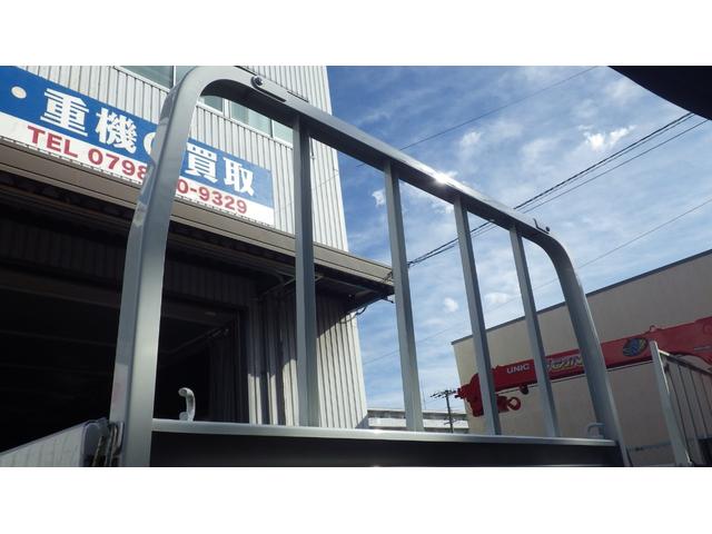 ＮＴ４５０アトラス 　高床２ｔ平ボディ／積載２０００ｋｇ／荷台木板張り／６速ＡＴ／ＭＴモード付オートマ／車線はみだし警告／レーダーブレーキ／エアコン／パワステ／パワーウインドウ／ＥＴＣ／ナビ／仕上げ済み（16枚目）