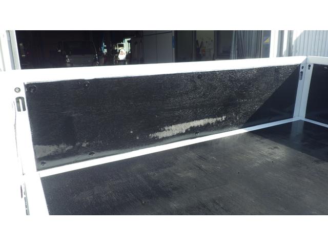 ＮＴ４５０アトラス 　高床２ｔ平ボディ／積載２０００ｋｇ／荷台木板張り／６速ＡＴ／ＭＴモード付オートマ／車線はみだし警告／レーダーブレーキ／エアコン／パワステ／パワーウインドウ／ＥＴＣ／ナビ／仕上げ済み（19枚目）