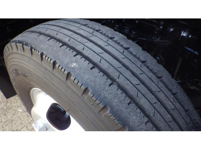 ＮＴ４５０アトラス 　高床２ｔ平ボディ／積載２０００ｋｇ／荷台木板張り／６速ＡＴ／ＭＴモード付オートマ／車線はみだし警告／レーダーブレーキ／エアコン／パワステ／パワーウインドウ／ＥＴＣ／ナビ／仕上げ済み（47枚目）