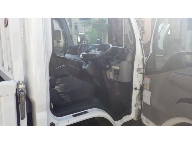 ＮＴ４５０アトラス 　高床２ｔ平ボディ／積載２０００ｋｇ／荷台木板張り／６速ＡＴ／ＭＴモード付オートマ／車線はみだし警告／レーダーブレーキ／エアコン／パワステ／パワーウインドウ／ＥＴＣ／ナビ／仕上げ済み（52枚目）