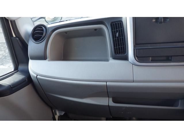 ＮＴ４５０アトラス 　高床２ｔ平ボディ／積載２０００ｋｇ／荷台木板張り／６速ＡＴ／ＭＴモード付オートマ／車線はみだし警告／レーダーブレーキ／エアコン／パワステ／パワーウインドウ／ＥＴＣ／ナビ／仕上げ済み（61枚目）