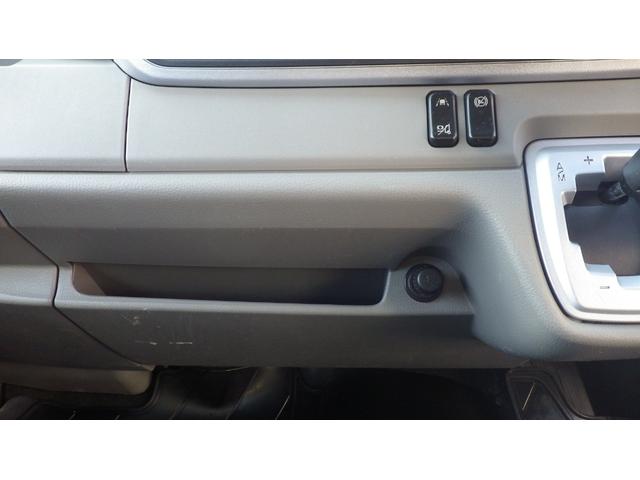 ＮＴ４５０アトラス 　高床２ｔ平ボディ／積載２０００ｋｇ／荷台木板張り／６速ＡＴ／ＭＴモード付オートマ／車線はみだし警告／レーダーブレーキ／エアコン／パワステ／パワーウインドウ／ＥＴＣ／ナビ／仕上げ済み（62枚目）