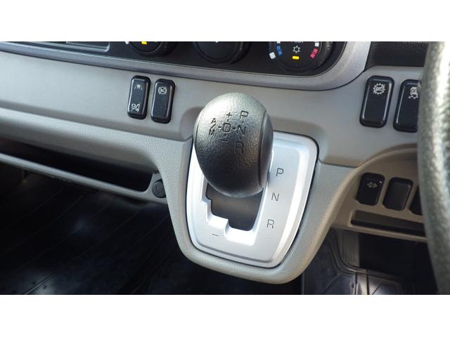 ＮＴ４５０アトラス 　高床２ｔ平ボディ／積載２０００ｋｇ／荷台木板張り／６速ＡＴ／ＭＴモード付オートマ／車線はみだし警告／レーダーブレーキ／エアコン／パワステ／パワーウインドウ／ＥＴＣ／ナビ／仕上げ済み（63枚目）