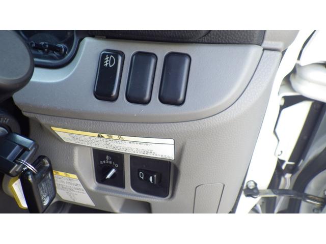 ＮＴ４５０アトラス 　高床２ｔ平ボディ／積載２０００ｋｇ／荷台木板張り／６速ＡＴ／ＭＴモード付オートマ／車線はみだし警告／レーダーブレーキ／エアコン／パワステ／パワーウインドウ／ＥＴＣ／ナビ／仕上げ済み（66枚目）