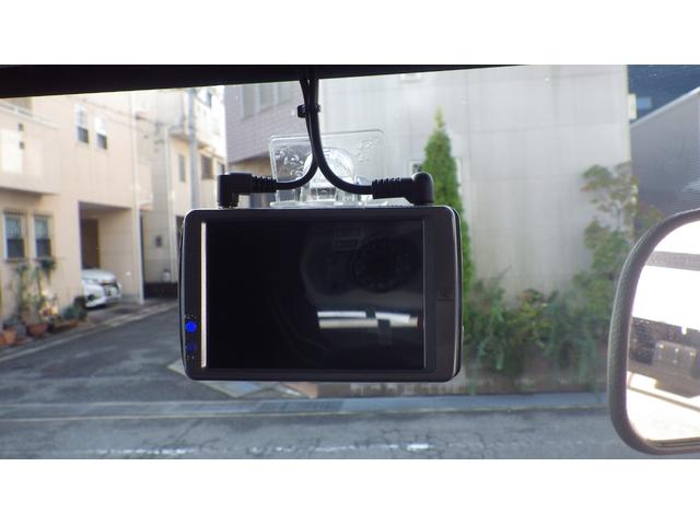 ＮＴ４５０アトラス 　高床２ｔ平ボディ／積載２０００ｋｇ／荷台木板張り／６速ＡＴ／ＭＴモード付オートマ／車線はみだし警告／レーダーブレーキ／エアコン／パワステ／パワーウインドウ／ＥＴＣ／ナビ／仕上げ済み（68枚目）