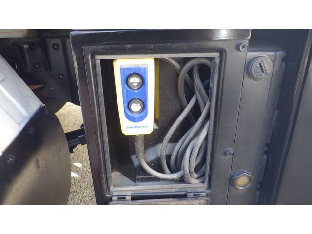 アトラストラック スーパーローDX 低床2t平ボディ/積載2000kg/3.0ディーゼルターボ/荷台鉄板/6速マニュアル/新明和垂直パワーゲート/ETC/エアコン/パワステ/パワーウインドウ/仕上げ済み(26枚目)