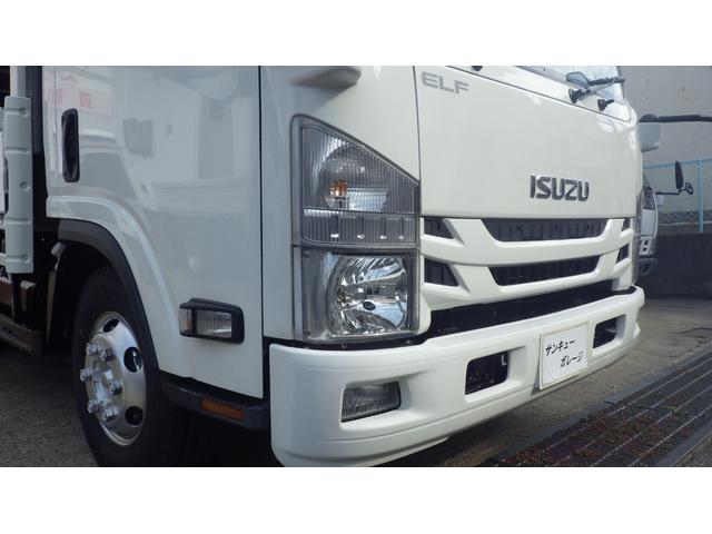 エルフトラック 　低床４．６ｔ平ボディ／ワイドセミロング／積載４６００ｋｇ／６速マニュアル／荷台木板／ＥＴＣ／エアコン／パワステ／パワーウインドウ／仕上げ済み（6枚目）