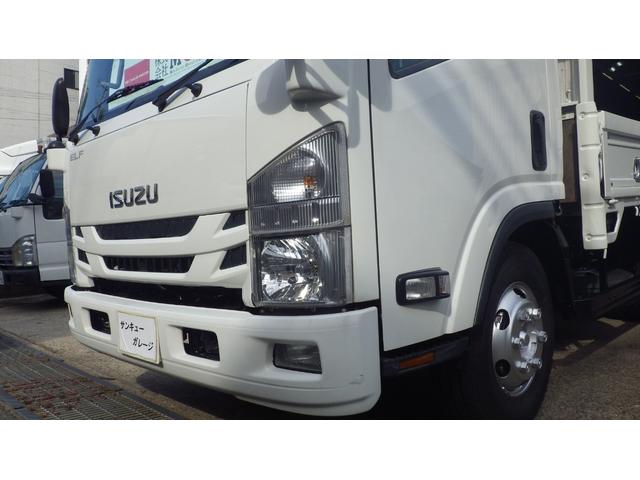 エルフトラック 　低床４．６ｔ平ボディ／ワイドセミロング／積載４６００ｋｇ／６速マニュアル／荷台木板／ＥＴＣ／エアコン／パワステ／パワーウインドウ／仕上げ済み（7枚目）