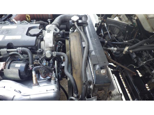 エルフトラック 　低床４．６ｔ平ボディ／ワイドセミロング／積載４６００ｋｇ／６速マニュアル／荷台木板／ＥＴＣ／エアコン／パワステ／パワーウインドウ／仕上げ済み（28枚目）