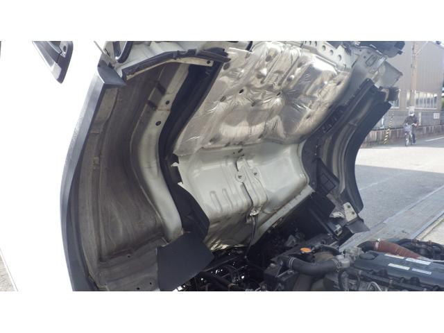 エルフトラック 　低床４．６ｔ平ボディ／ワイドセミロング／積載４６００ｋｇ／６速マニュアル／荷台木板／ＥＴＣ／エアコン／パワステ／パワーウインドウ／仕上げ済み（31枚目）