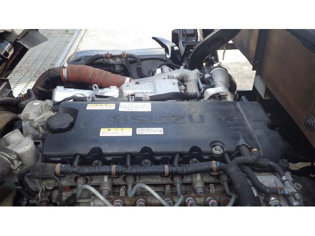 エルフトラック 　低床４．６ｔ平ボディ／ワイドセミロング／積載４６００ｋｇ／６速マニュアル／荷台木板／ＥＴＣ／エアコン／パワステ／パワーウインドウ／仕上げ済み（33枚目）