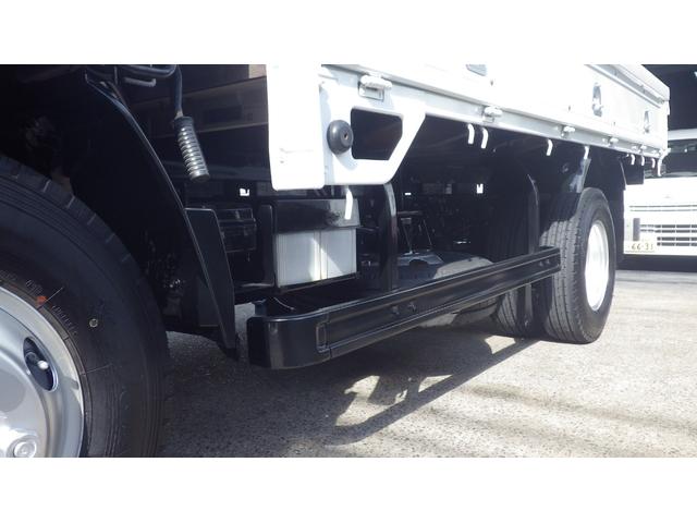 エルフトラック 　低床４．６ｔ平ボディ／ワイドセミロング／積載４６００ｋｇ／６速マニュアル／荷台木板／ＥＴＣ／エアコン／パワステ／パワーウインドウ／仕上げ済み（54枚目）