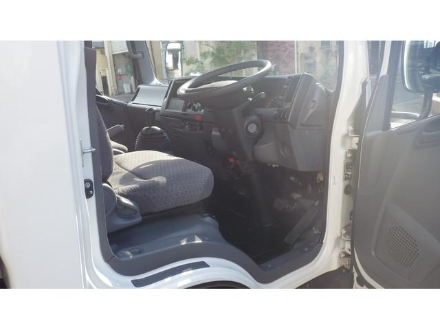 エルフトラック 　低床４．６ｔ平ボディ／ワイドセミロング／積載４６００ｋｇ／６速マニュアル／荷台木板／ＥＴＣ／エアコン／パワステ／パワーウインドウ／仕上げ済み（56枚目）