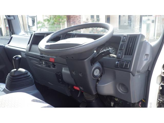 エルフトラック 　低床４．６ｔ平ボディ／ワイドセミロング／積載４６００ｋｇ／６速マニュアル／荷台木板／ＥＴＣ／エアコン／パワステ／パワーウインドウ／仕上げ済み（58枚目）