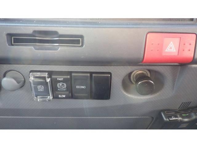 エルフトラック 　低床４．６ｔ平ボディ／ワイドセミロング／積載４６００ｋｇ／６速マニュアル／荷台木板／ＥＴＣ／エアコン／パワステ／パワーウインドウ／仕上げ済み（67枚目）