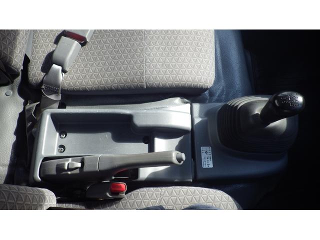 エルフトラック 　低床４．６ｔ平ボディ／ワイドセミロング／積載４６００ｋｇ／６速マニュアル／荷台木板／ＥＴＣ／エアコン／パワステ／パワーウインドウ／仕上げ済み（71枚目）