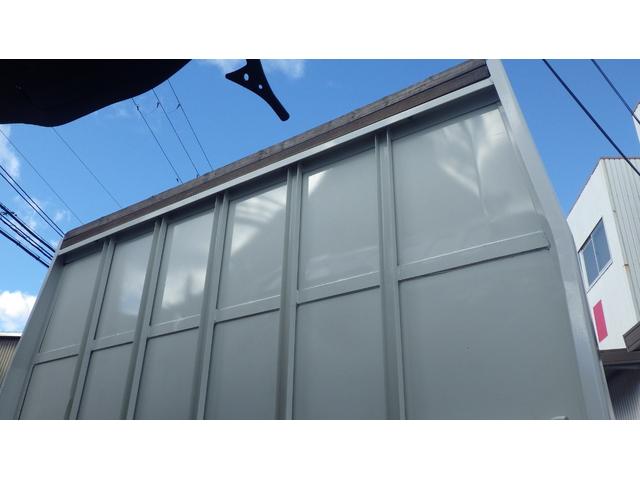 キャンター ロング　低床４．６５ｔワイドロング／積載４６５０ｋｇ／６速ＡＴ／オートマ／荷台鉄板張り／レーダーブレーキ／車線はみだし警告／ＥＴＣ／デュオニックオーバーホール（10枚目）