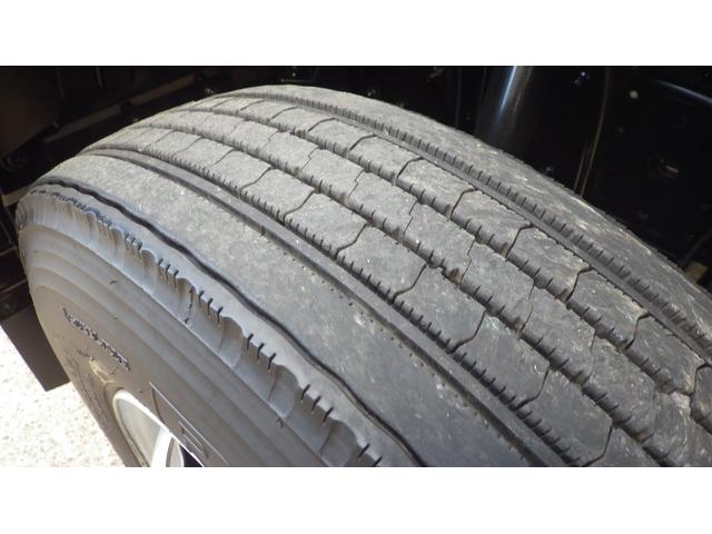 キャンター ロング　低床４．６５ｔワイドロング／積載４６５０ｋｇ／６速ＡＴ／オートマ／荷台鉄板張り／レーダーブレーキ／車線はみだし警告／ＥＴＣ／デュオニックオーバーホール（43枚目）