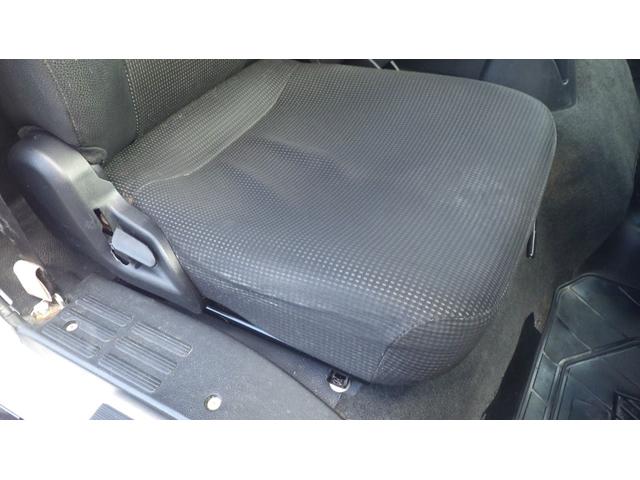 キャンター ロング　低床４．６５ｔワイドロング／積載４６５０ｋｇ／６速ＡＴ／オートマ／荷台鉄板張り／レーダーブレーキ／車線はみだし警告／ＥＴＣ／デュオニックオーバーホール（70枚目）