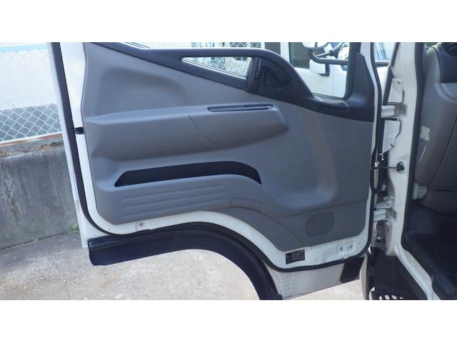 キャンター ロング　低床４．６５ｔワイドロング／積載４６５０ｋｇ／６速ＡＴ／オートマ／荷台鉄板張り／レーダーブレーキ／車線はみだし警告／ＥＴＣ／デュオニックオーバーホール（74枚目）