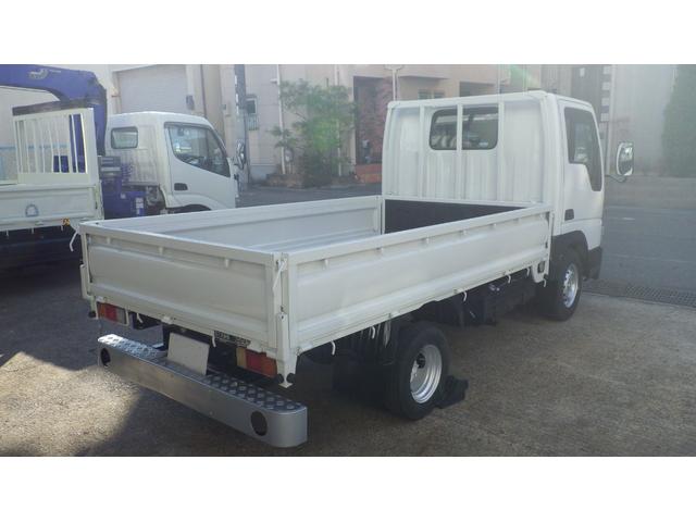 タイタンダッシュ 　低床１．３５ｔ平ボディ／積載１３５０ｋｇ／車両総重量３０２５ｋｇ／５速マニュアル／２０００ｃｃガソリンエンジン／ＥＴＣ付き／エアコン／パワステ／パワーウインドウ／仕上げ済み（3枚目）