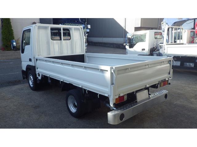 タイタンダッシュ 　低床１．３５ｔ平ボディ／積載１３５０ｋｇ／車両総重量３０２５ｋｇ／５速マニュアル／２０００ｃｃガソリンエンジン／ＥＴＣ付き／エアコン／パワステ／パワーウインドウ／仕上げ済み（4枚目）