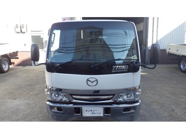 タイタンダッシュ 　低床１．３５ｔ平ボディ／積載１３５０ｋｇ／車両総重量３０２５ｋｇ／５速マニュアル／２０００ｃｃガソリンエンジン／ＥＴＣ付き／エアコン／パワステ／パワーウインドウ／仕上げ済み（6枚目）