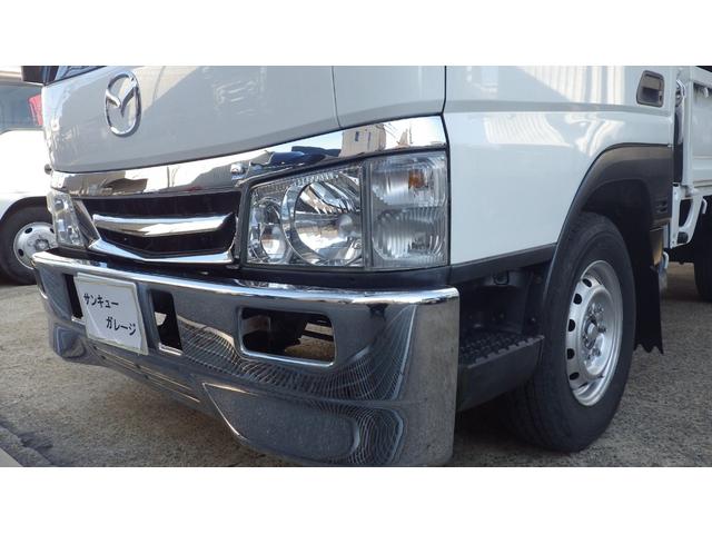 タイタンダッシュ 　低床１．３５ｔ平ボディ／積載１３５０ｋｇ／車両総重量３０２５ｋｇ／５速マニュアル／２０００ｃｃガソリンエンジン／ＥＴＣ付き／エアコン／パワステ／パワーウインドウ／仕上げ済み（9枚目）