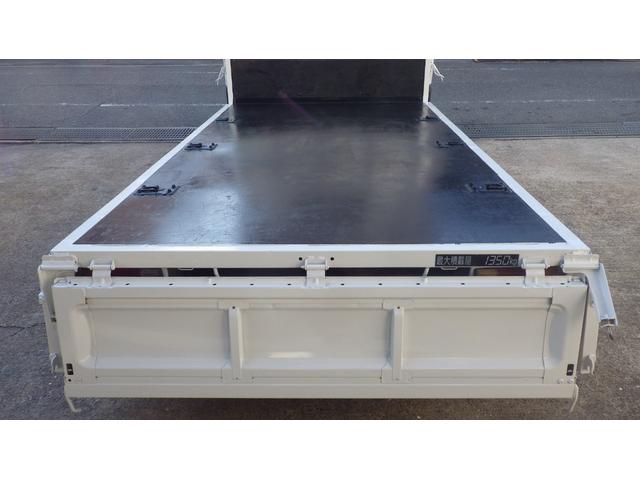 タイタンダッシュ 　低床１．３５ｔ平ボディ／積載１３５０ｋｇ／車両総重量３０２５ｋｇ／５速マニュアル／２０００ｃｃガソリンエンジン／ＥＴＣ付き／エアコン／パワステ／パワーウインドウ／仕上げ済み（20枚目）
