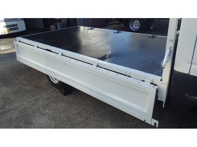 タイタンダッシュ 　低床１．３５ｔ平ボディ／積載１３５０ｋｇ／車両総重量３０２５ｋｇ／５速マニュアル／２０００ｃｃガソリンエンジン／ＥＴＣ付き／エアコン／パワステ／パワーウインドウ／仕上げ済み（23枚目）
