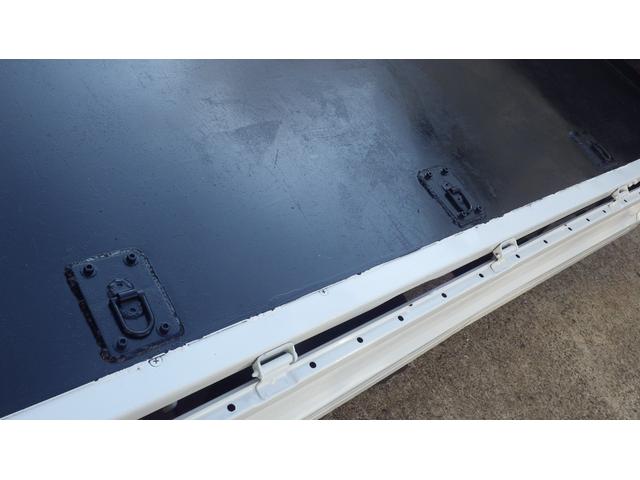 タイタンダッシュ 　低床１．３５ｔ平ボディ／積載１３５０ｋｇ／車両総重量３０２５ｋｇ／５速マニュアル／２０００ｃｃガソリンエンジン／ＥＴＣ付き／エアコン／パワステ／パワーウインドウ／仕上げ済み（26枚目）