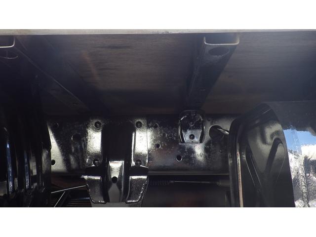 タイタンダッシュ 　低床１．３５ｔ平ボディ／積載１３５０ｋｇ／車両総重量３０２５ｋｇ／５速マニュアル／２０００ｃｃガソリンエンジン／ＥＴＣ付き／エアコン／パワステ／パワーウインドウ／仕上げ済み（29枚目）