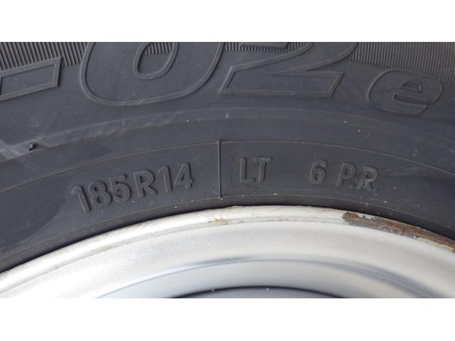 タイタンダッシュ 　低床１．３５ｔ平ボディ／積載１３５０ｋｇ／車両総重量３０２５ｋｇ／５速マニュアル／２０００ｃｃガソリンエンジン／ＥＴＣ付き／エアコン／パワステ／パワーウインドウ／仕上げ済み（47枚目）