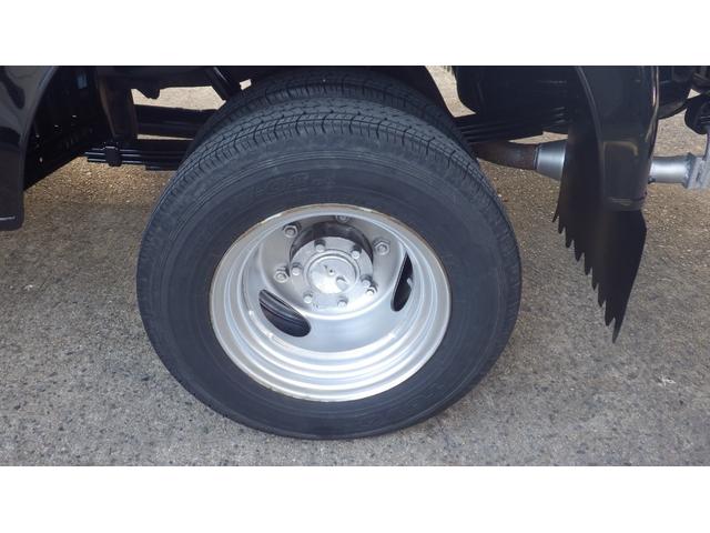 タイタンダッシュ 　低床１．３５ｔ平ボディ／積載１３５０ｋｇ／車両総重量３０２５ｋｇ／５速マニュアル／２０００ｃｃガソリンエンジン／ＥＴＣ付き／エアコン／パワステ／パワーウインドウ／仕上げ済み（54枚目）