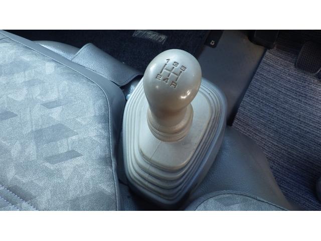 タイタンダッシュ 　低床１．３５ｔ平ボディ／積載１３５０ｋｇ／車両総重量３０２５ｋｇ／５速マニュアル／２０００ｃｃガソリンエンジン／ＥＴＣ付き／エアコン／パワステ／パワーウインドウ／仕上げ済み（67枚目）