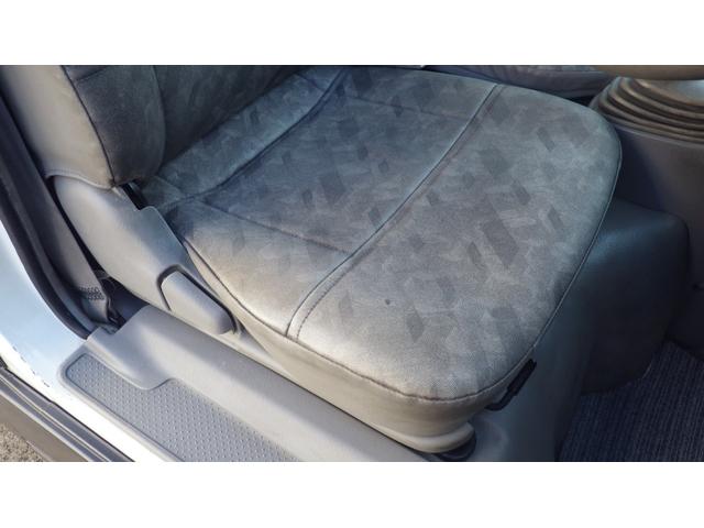 タイタンダッシュ 　低床１．３５ｔ平ボディ／積載１３５０ｋｇ／車両総重量３０２５ｋｇ／５速マニュアル／２０００ｃｃガソリンエンジン／ＥＴＣ付き／エアコン／パワステ／パワーウインドウ／仕上げ済み（71枚目）