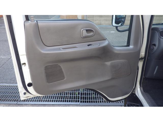 タイタンダッシュ 　低床１．３５ｔ平ボディ／積載１３５０ｋｇ／車両総重量３０２５ｋｇ／５速マニュアル／２０００ｃｃガソリンエンジン／ＥＴＣ付き／エアコン／パワステ／パワーウインドウ／仕上げ済み（74枚目）